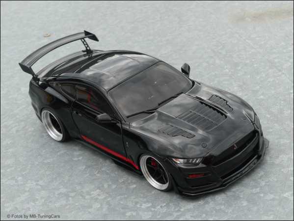 1:18 Ford Shelby GT 500 KR Black/ RED Edition inkl. OVP